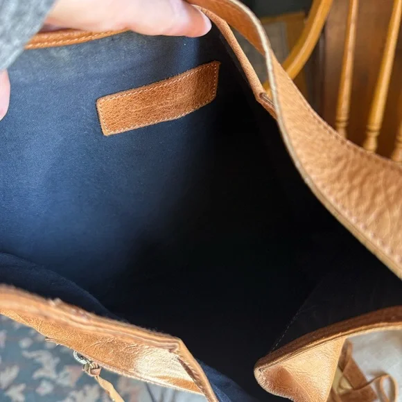 BALENCIAGA S02 Caramel Flat Brass Hobo Moto Bag, Chevre Leather - Rare & HTF - Picture 4 of 16